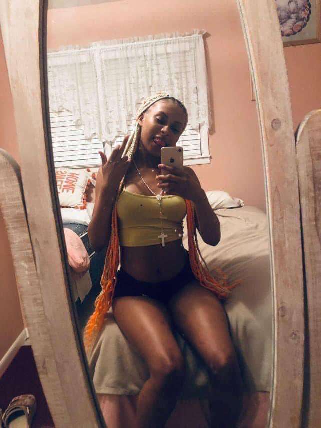 Lisakmi9's tweet photo. hey yall 👋🏽 #explore #prettyuser #phillyteens https://t.co/uCHk38OWKC