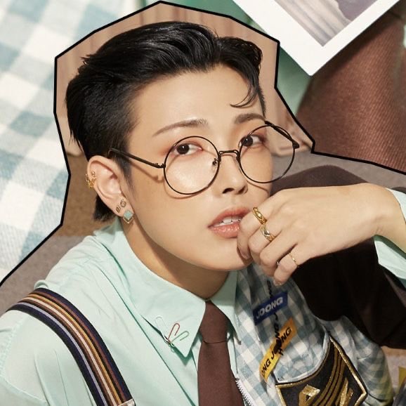 woomberry's tweet photo. welcome back nerdy zero fever hongjoong 🤤🤤🤤 https://t.co/lLUIsY4ikG