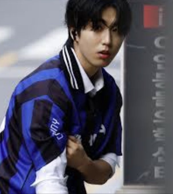 lyrasknife's tweet photo. 🐰🐿 enemies/rivals, secret omega jsng

Jsng cant stand the captain of his soccer team. Mnho gets under his skin in every way possible. He’s just the sort of cocky self assured alpha that jsng has always resented. Mnho never had to worry about getting black market suppressants+ https://t.co/rZqPPZu70I