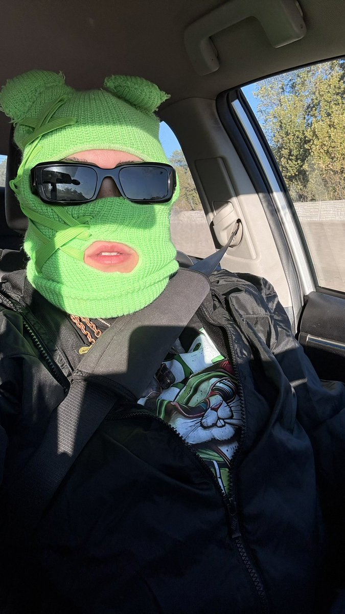 handsome_Bihh's tweet photo. 🤮🤢💚🤑🖤✔️📞 https://t.co/YWpLhJ8o9P