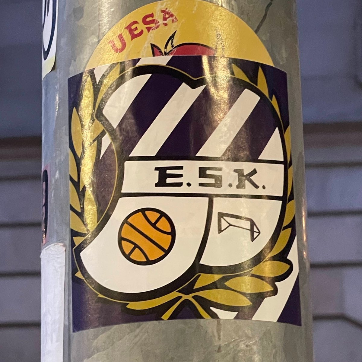 StickerHunting's tweet photo. 🇪🇸 CE Europa (more stickers: https://t.co/xOUBSbJsTT)
✅ Barcelona, Spain
#CEEuropa #Europa #FutbolCatalan #TerceraDivisión #FutbolEspañol https://t.co/2NzSRnqbQ4
