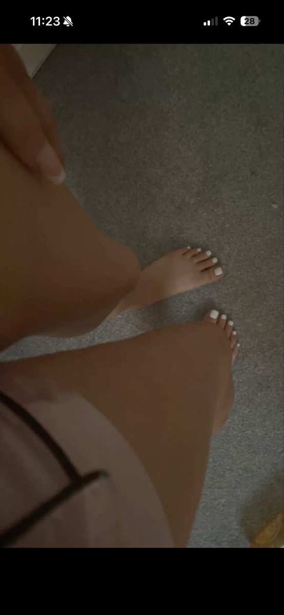 BacterKaysen's tweet photo. Dm open for anyone of follow me and I’ll dm repost for free video #horny https://t.co/LmFDOmZvkf