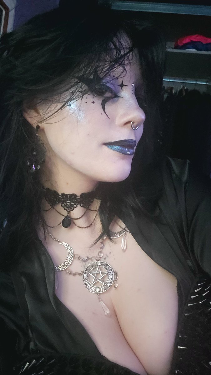 demidevilxx's tweet photo. I feel Indigo https://t.co/jWfWm47fU2