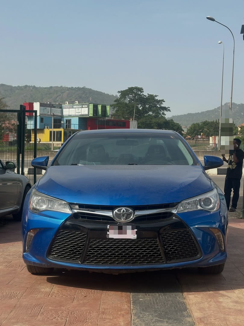 specmanreal's tweet photo. Foreign Used 2017 Toyota Camry XSE with 4cylinder 

Blue on Black interior 
Everything super sharp and perfect 

🔖14.9m Naira
📍Abuja 🇳🇬

☎️ 07018052006 or WhatsApp 07052767321 
Nationwide Delivery available 🚚 https://t.co/7a2x99WoMF