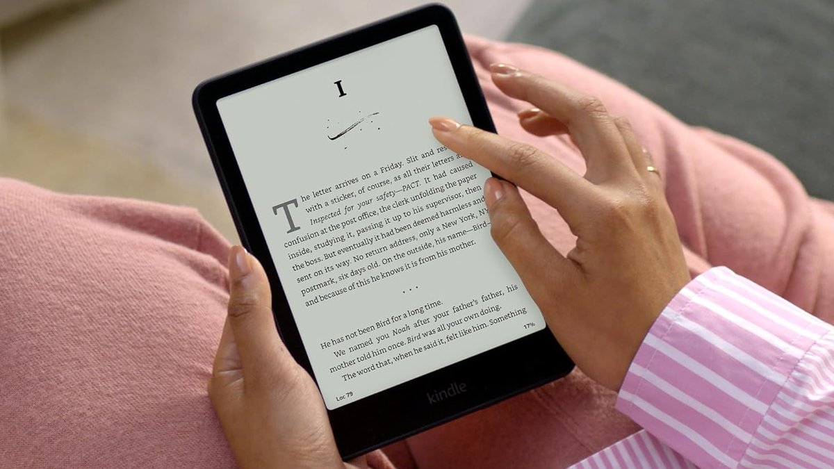 androidcentral's tweet photo. Bye-bye, Kindle Unlimited. Hello, Kindle Plus! 👋🏼

Amazon has rebranded Kindle Unlimited to "Kindle Plus" this week; however, it's keeping the $11.99 monthly price
📚 Subscribers can continue to check out 20 titles at a time with no return deadlines

All of your user data remains in this name change, too ⤵️
🔗https://t.co/N1fXPKEQf4