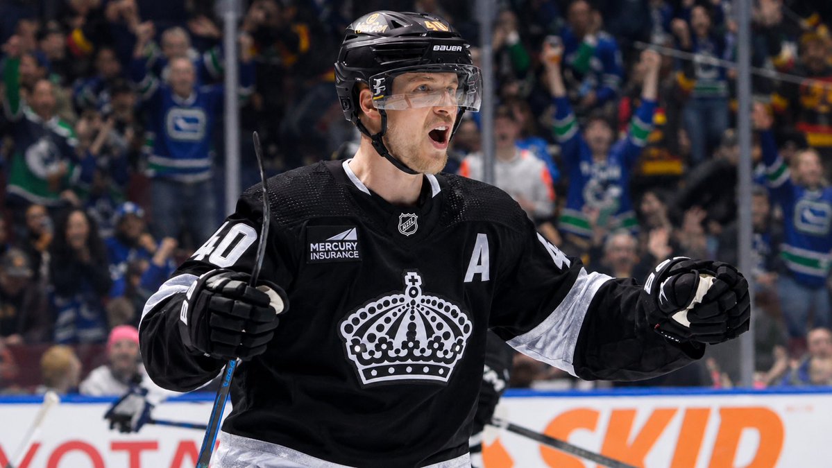BeautyFromBin's tweet photo. I’ll post today once more. Kenny fucken Holland. I want three players These three players will make the Kings become Relavant. EP40-SimonEdvinsson-Laine
#gokingsgo #GoKingsGo https://t.co/zMMAa2yadG