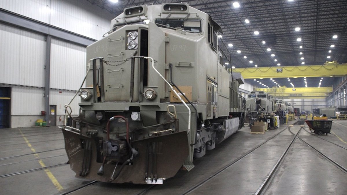 FreightWaves's tweet photo. Wabtec reported higher third-quarter revenue and earnings and raised its full-year outlook as freight and transit backlogs grew. Revenue rose 8% to $3.12 billion, operating income increased 27% to $625 million and EPS climbed 34% to $2.42. The company lifted adjusted EPS guidance to $10.85 to $11.05 after seeing stronger freight demand, higher parts orders and continued transit sales growth.

https://t.co/miYxqA0sBN