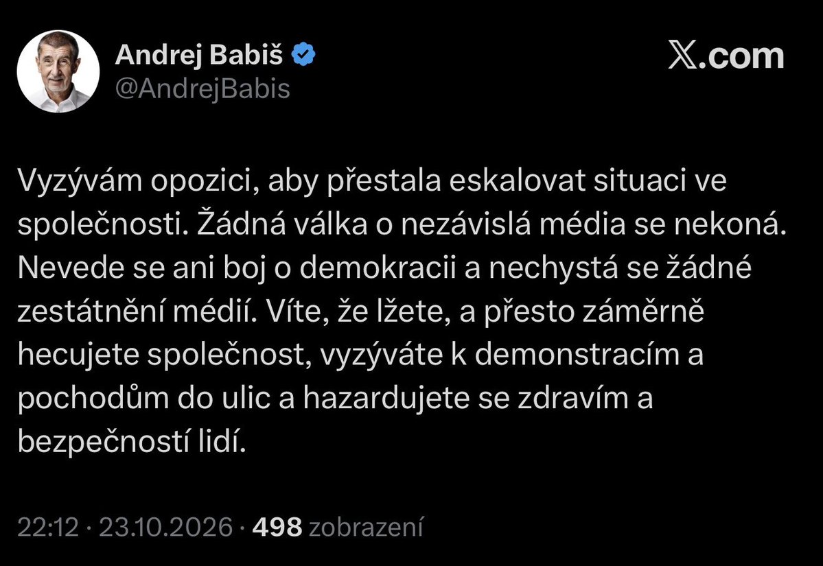 P_Fiala's tweet photo. Pane premiére Babiši, vy jste snad úplně ztratil soudnost?!

Vaše vláda se pokouší uprostřed noci protlačit zásadní změny ve fungování veřejnoprávních médií, omezuje parlamentní debatu, a vy máte tu drzost obviňovat opozici z ohrožování bezpečnosti lidí?

Proberte se! https://t.co/TvHLHmti1F