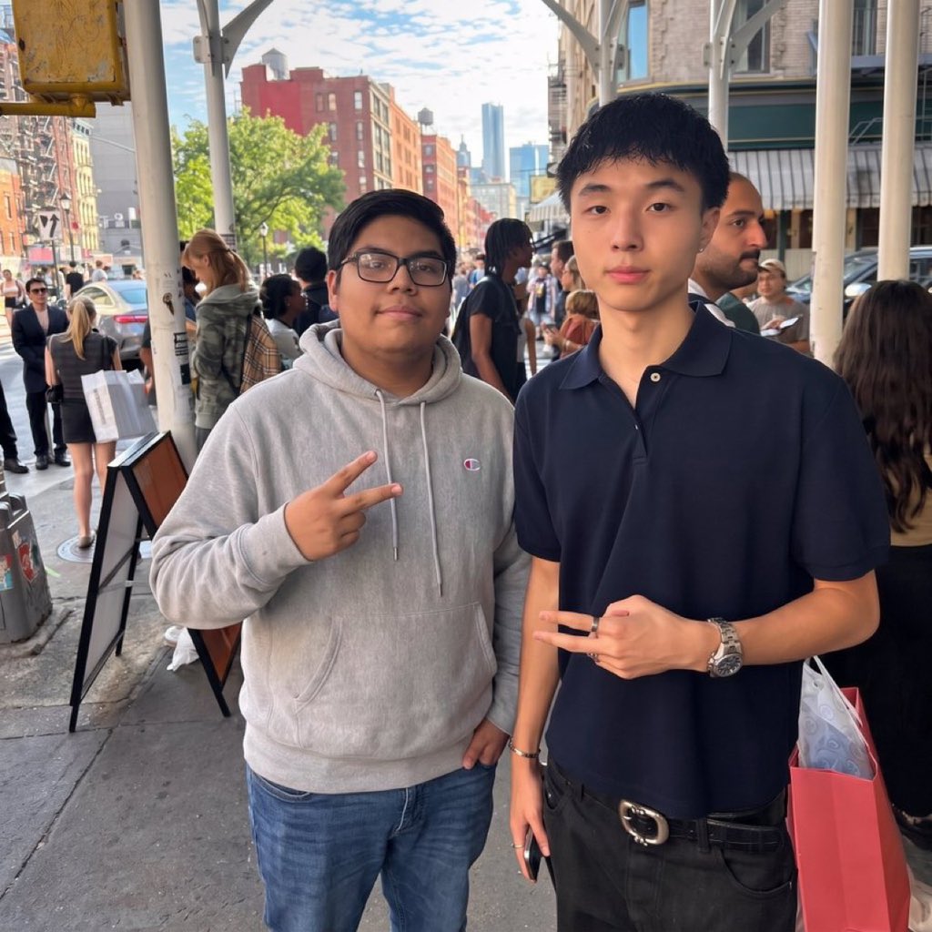 0x_abu's tweet photo. Cupsey rugged his followers on PumpFun with a sub-$100K MC coin

people fell for it because he was doxxed on a photo with Kimchi 

never underestimate how easily people get baited in this space 

congrats if you lost money here! https://t.co/WYMY2drKoG