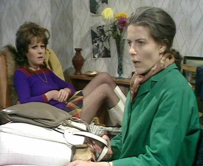 archivetvmus71's tweet photo. Elisabeth Sladen and Hilary Tindall in Z Cars - Day Trip (23rd October 1972) https://t.co/h6l00v4Ol5