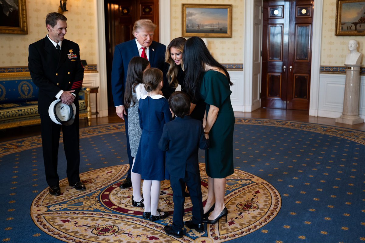Fatmagkun's tweet photo. Behind every fallen hero stands a family who carries their legacy with courage and unwavering love. We stand with you to honor and always remember their sacrifice.

🇺🇸 https://t.co/oa8PVHjyT8