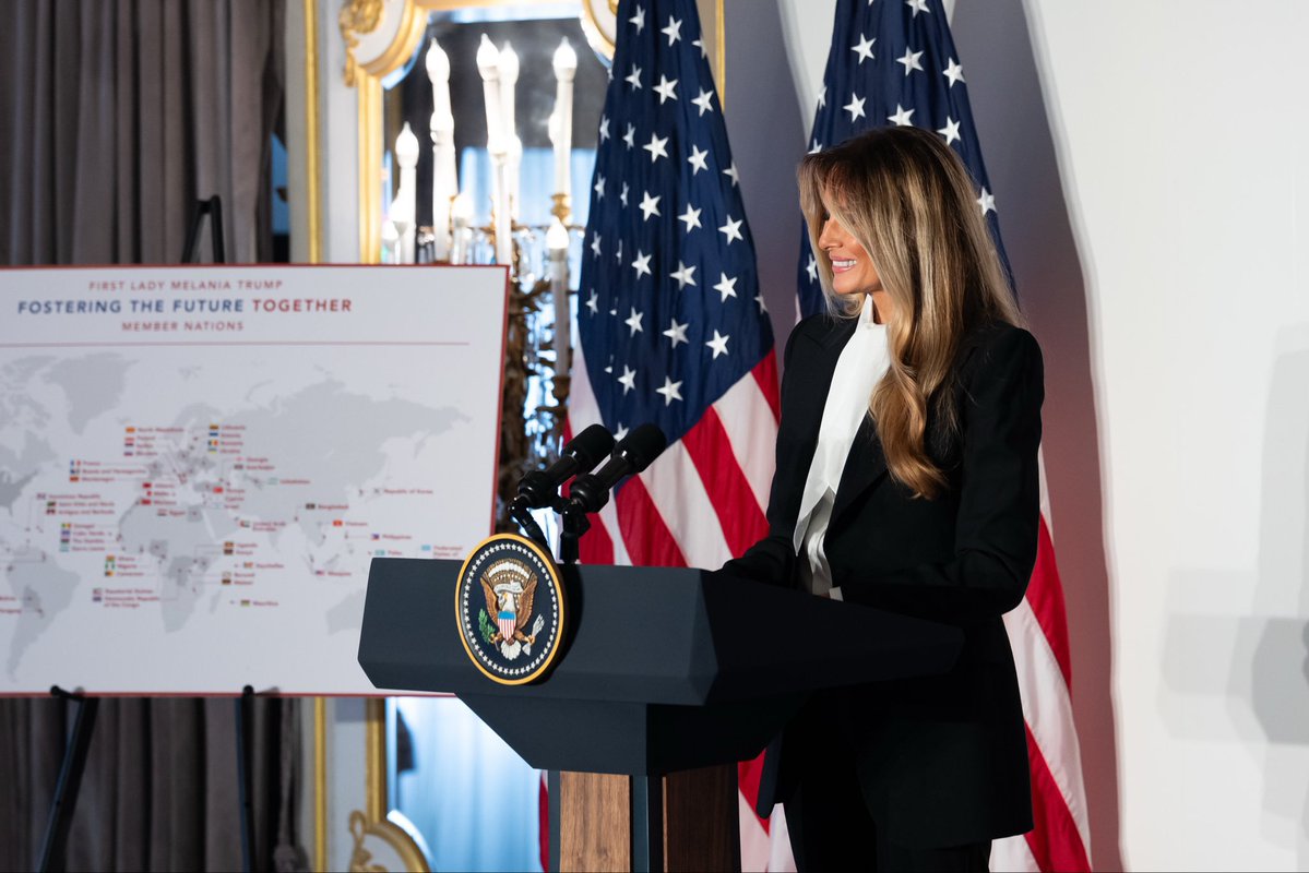 Fatmagkun's tweet photo. NEW TECH PARTNERSHIPS
@FLOTUS announced 6 new tech partnerships for Fostering the Future Together, committing more than $23 million toward education, tools, and expertise for children around the globe. https://t.co/5l83l9TIyM