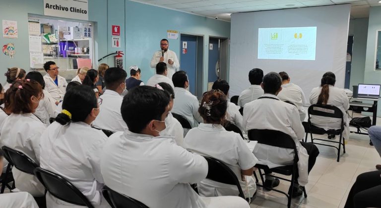 FortunayPoder's tweet photo. #Economía  | Con propuesta de aumento, médicos familiares del IMSS ganarán 39,000 pesos mensuales

En el día del médico, Sheinbaum consideró que es generoso el proyecto de ajuste de 4% a salarios y de 4% a prestaciones. https://t.co/GPA1Wa9Js7 https://t.co/cOZlQCmpKC