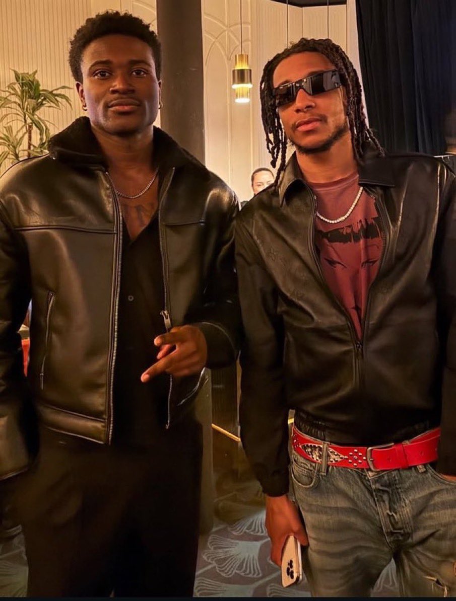 oliseSZN_17's tweet photo. ✌️🥵 https://t.co/VsOZmAcPlC