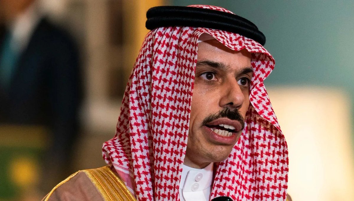 9k05pw's tweet photo. وزير الخارجية السعودي:
يحقق إنجاز دبلوماسي هائل!

منذ شهر طلب الحماية العسكرية من 130 دولة حول العالم لحماية السعودية من الحوثيين
 لكن لم تستجب له أي دولة!

ثعلب الدبلوماسية!🔥🇸🇦. https://t.co/GZ9T0lswoK