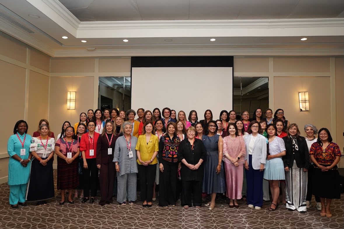 CooperacionESP's tweet photo. La secretaria de Estado, @Eva_Granados, participa en el primer encuentro presencial de la Red Iberoamericana de Mujeres en Política que reúne en Panamá a lideresas y organizaciones para avanzar hacia democracias paritarias, inclusivas y libres de violencia. https://t.co/We7TGffKqZ