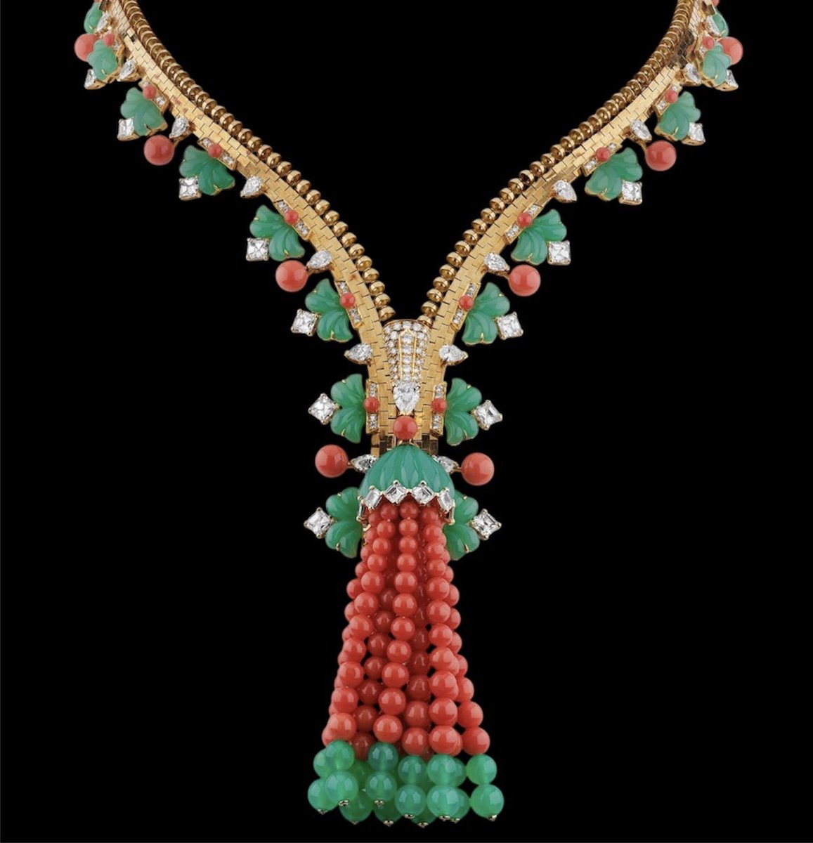 diamtrader's tweet photo. Van Cleef & Arpels: The Zip Necklace

A triumph of imagination, craftsmanship, and Parisian elegance, the Zip Necklace by Van Cleef & Arpels is one of the Maison’s most ingenious creations.

Conceived in the 1930s, inspired by the humble zipper and transformed into an object of extraordinary luxury, this remarkable jewel embodies the audacity of haute joaillerie. 

When unzipped, it becomes a graceful necklace; when closed, it transforms into a sumptuous bracelet a perfect union of versatility and sophistication.

The idea is said to have emerged from a suggestion by the Duchess of Windsor, while its realization required years of technical refinement before the design entered the Maison’s repertoire in the 1950s.

More than a jewel, the Zip is a testament to the enduring dialogue between innovation and timeless beauty. 

A sculptural masterpiece where engineering meets poetry, and function becomes art.

Van Cleef & Arpels: where imagination is forever set in gold. #VanCleefArpels #ZipNecklace #HauteJoaillerie #HighJewelry #LuxuryHeritage #HistoricJewels #FrenchElegance #JewelryDesign #MaisonDeLuxe #TimelessLuxury