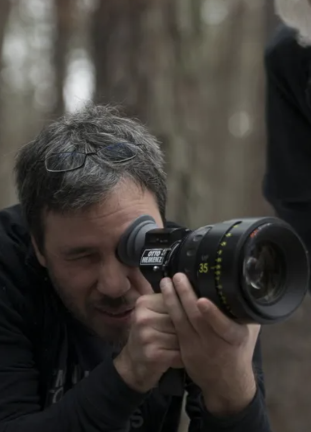 nightwriter22's tweet photo. Denis Villeneuve’s take on Bond 26 won't be a rookie origin story. He's planning a radical reinvention.

Instead of a fresh-faced novice learning the basics, we will get a mature operative with a deeply explored military history.

This approach lets Villeneuve ground the character in modern realism while preserving Bond's dangerous, lethal edge.