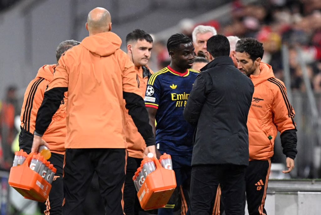 Archivesznz's tweet photo. 🚨🏴󠁧󠁢󠁥󠁮󠁧󠁿Bukayo Saka reveals the conversation he had with Mikel Arteta after his injury against Bayern Munich:

🗣️ Reporter: “Bukayo, after picking up an injury against Bayern Munich, what was your conversation with Mikel Arteta like?”

🗣️ Bukayo Saka: “Obviously, I was disappointed because I never want to be out injured, especially at such an important stage of the season. The first thing on my mind was how long I would be out and how many games I might miss.

“Mikel spoke to me and told me not to put too much pressure on myself. He said the most important thing was to focus on my recovery, trust the medical team and make sure I was fully ready before coming back.

“He made it clear that the club would support me throughout the process and that I didn’t need to rush anything. As a player, you always want to be on the pitch helping your teammates, especially in big games, so it wasn’t easy to accept.

“But that conversation helped me a lot. Mikel has always been someone who understands his players, not just as footballers but as people. He told me he wanted me to come back feeling strong, confident and ready to give everything for the team again.

“That gave me peace of mind because I knew I had the full support of my manager and the club. My focus was simply to recover properly and come back stronger.”