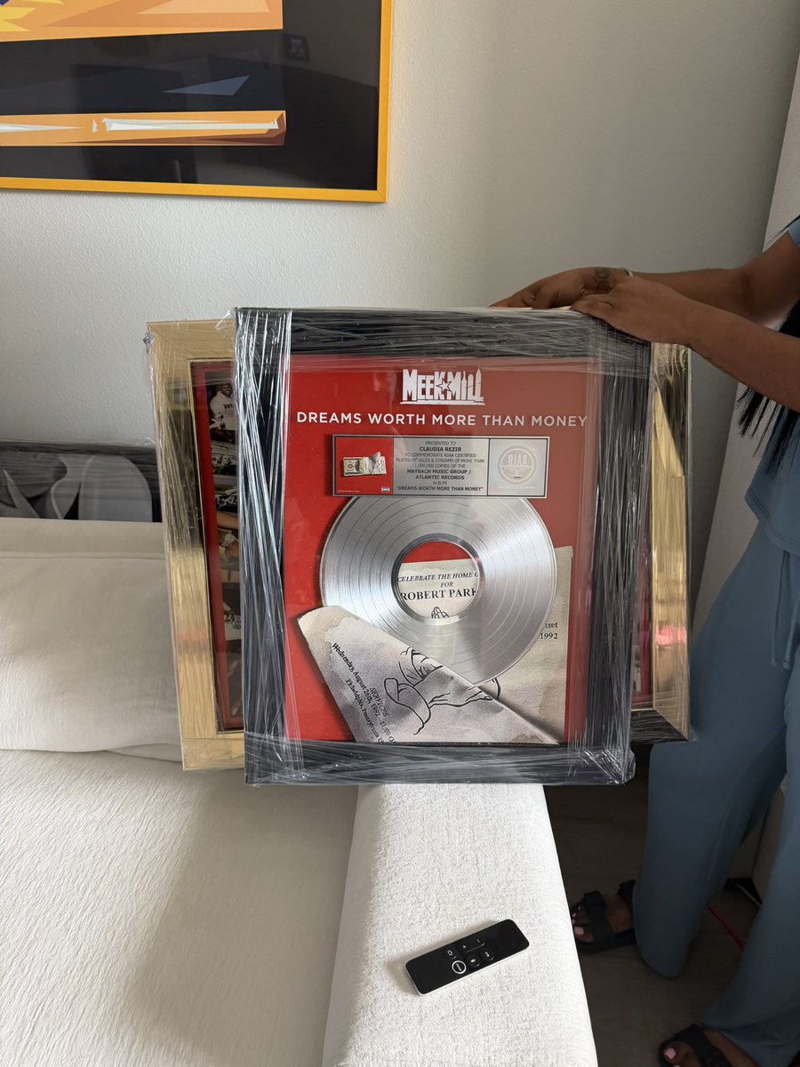 YaBoyRoshi's tweet photo. Literally designed these plaques for Meek Mill a decade ago and this the first time Ive seen them in person 🥹 wow life really came full circle https://t.co/gkYVTLMR85