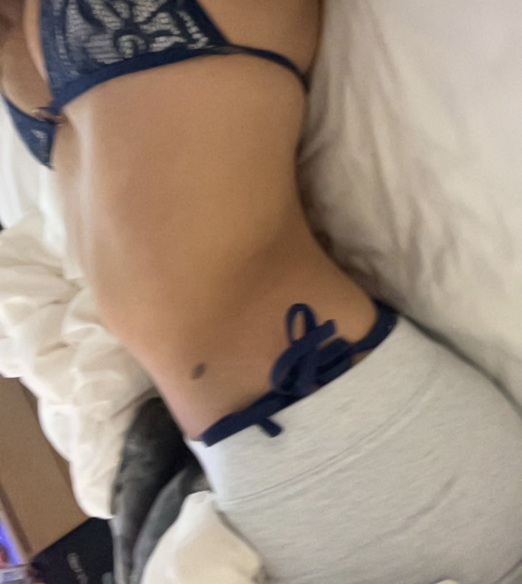 alxadoll's tweet photo. Lwk have a bit to go, I just wish my boobs would go with the weight https://t.co/pTNaXMLiru