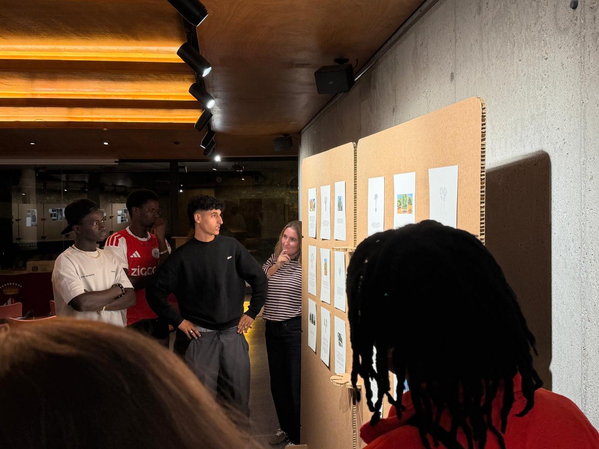 ajperalada's tweet photo. 📷  Inaugurem l’exposició del projecte fotogràfic "Compartim Camins" de l'Associació @abaoaqu_, dins la programació del @transhumant Festival.

L’exposició es podrà visitar en l’horari de l’oficina de turisme fins el 15 de novembre. https://t.co/MSkKX2qsEJ