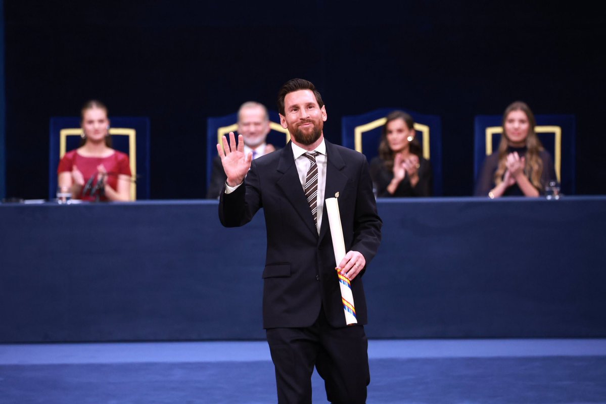 milagrostolon's tweet photo. Leo Messi, que hoy ha recibido el Premio Princesa de Asturias de los Deportes 2026, dejó una huella extraordinaria en el fútbol español.

Felicidades por este reconocimiento a una trayectoria cargada de éxitos y a la labor solidaria de su fundación.

#PremiosPrincesadeAsturias https://t.co/ajZYIghTy9