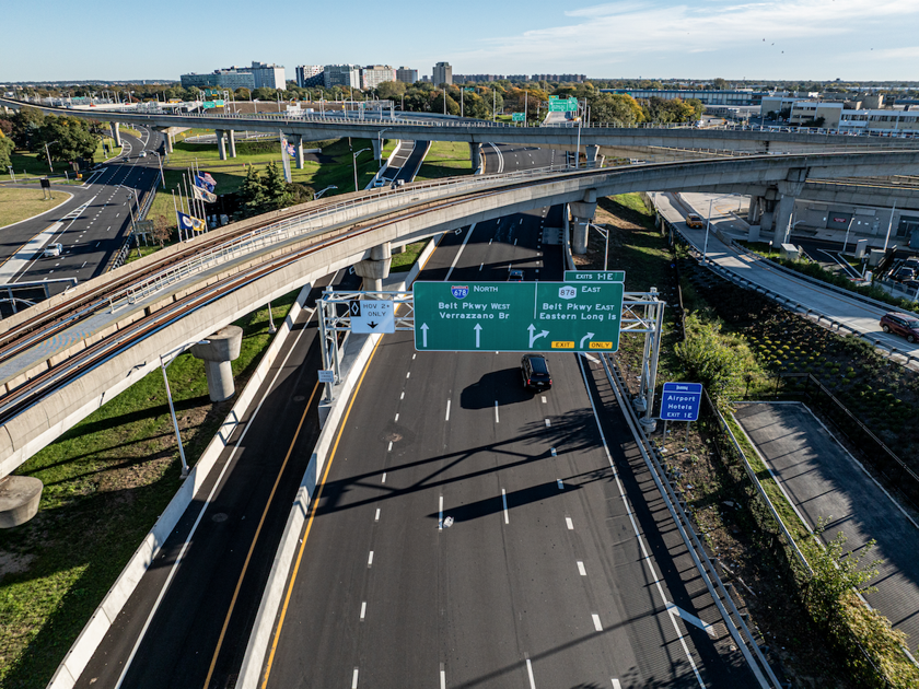 QueensChronicle's tweet photo. Construction is complete on the new high-occupancy vehicle lanes on the Van Wyck Expressway. https://t.co/eKenVAXtSW https://t.co/hPHCDKMOz3