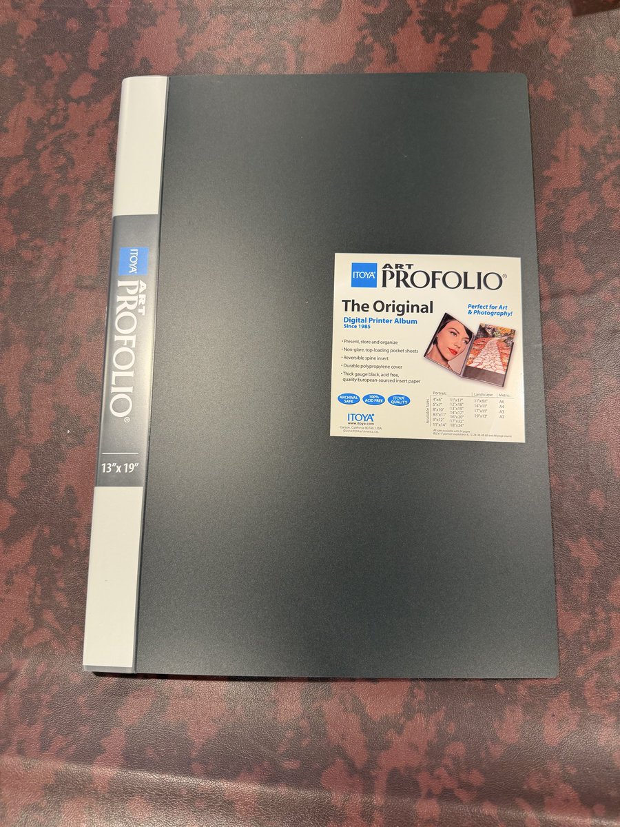 mediummic's tweet photo. I finally bought a portfolio so I can look at my original art. I’ll post some art in a bit. https://t.co/h8wkVIiRaR