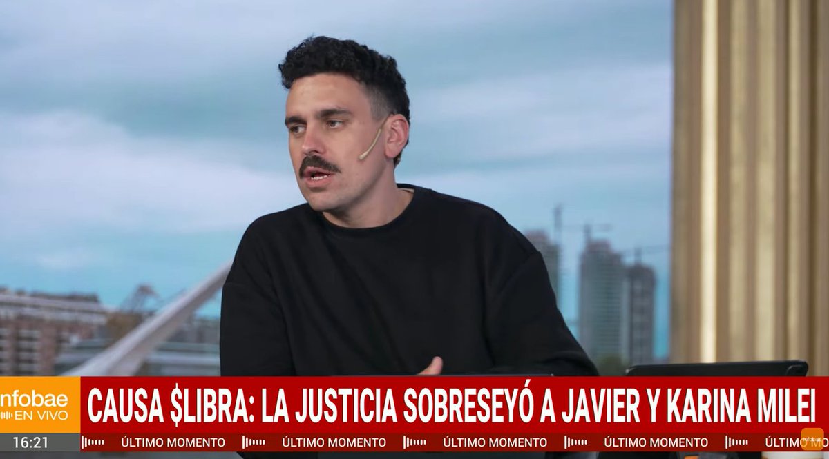 modowar's tweet photo. JAJAJAJAJAJAJAJAJAJAJAJA LA CARITA DE MANU JOVE https://t.co/4BiIIUrTDV