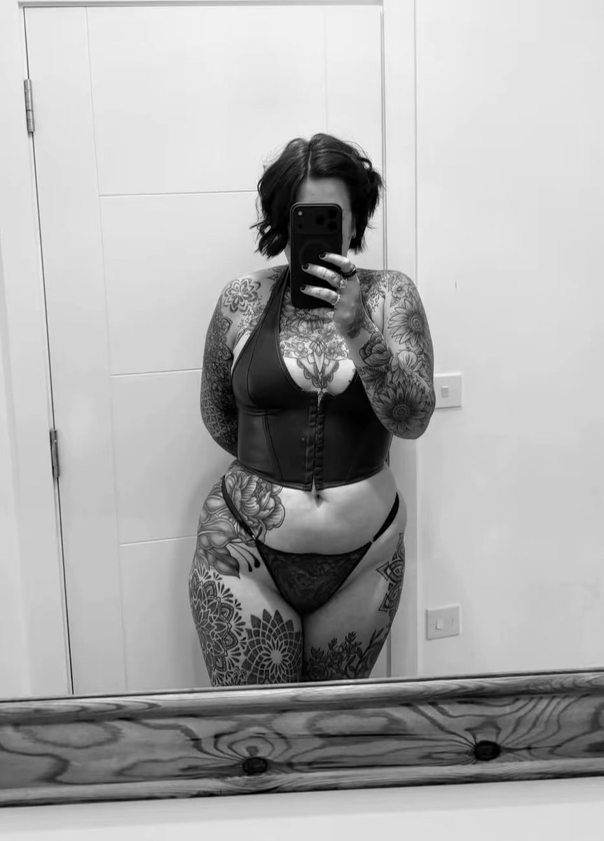 spicysprinter's tweet photo. 🥵🔥 Morning, gorgeous people! 😈❤️‍🔥

Seriously… HOW is my wife this ridiculously HOT?! 😍🔥🔥

Lucky me, hey? 😉💋 #onlyfans #wlw #lesbian #sexy #lesbiansofX https://t.co/O7TugC1zLs