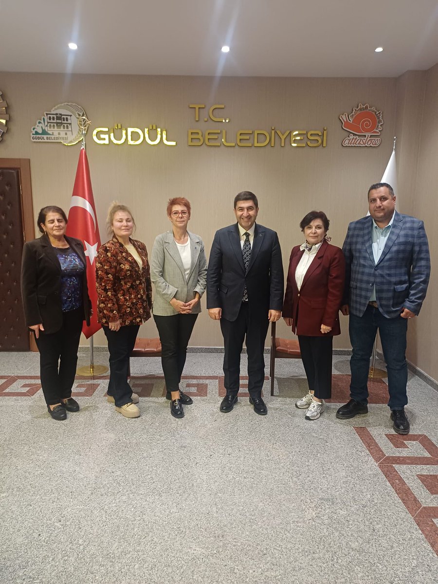 devaankarada's tweet photo. DEVA Partisi Ankara İl Başkanlığından Güdül Kaymakamlığına ve Güdül Belediyesine Ziyaret

Demokrasi ve Atılım Partisi (DEVA Partisi Ankara İl Başkanımız Sn. Fatma Elçin Gülören, İl Teşkilat İşleri Başkanımız Sn. Bekir Sami Bilyay, Yeni Yol Kurucular Kurulu Üyesi Sn. Fatma Beslen, İl Yerel Yönetimler Başkan Yardımcımız Sn. Serpil Evren ve İl Sağlık Politikaları Danışmanımız Sn. Gülizar Mordeniz ile birlikte Güdül Kaymakamı Sn. Naim Akar’ı ve Güdül Belediye Başkanı Sn. Mehmet Doğanay’ı ziyaret ederek görüş alışverişinde bulunduk.

Nazik ev sahiplikleri, misafirperverlikleri ve samimi karşılamaları dolayısıyla Sayın Kaymakamımıza ve Sayın Belediye Başkanımıza teşekkür ederiz.