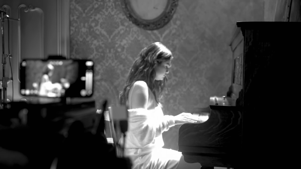 SelenaFanClub's tweet photo. 7 years ago today @selenagomez dropped the self-worth anthem, #LoseYouToLoveMe 🖤 https://t.co/N8SjuOV5NI