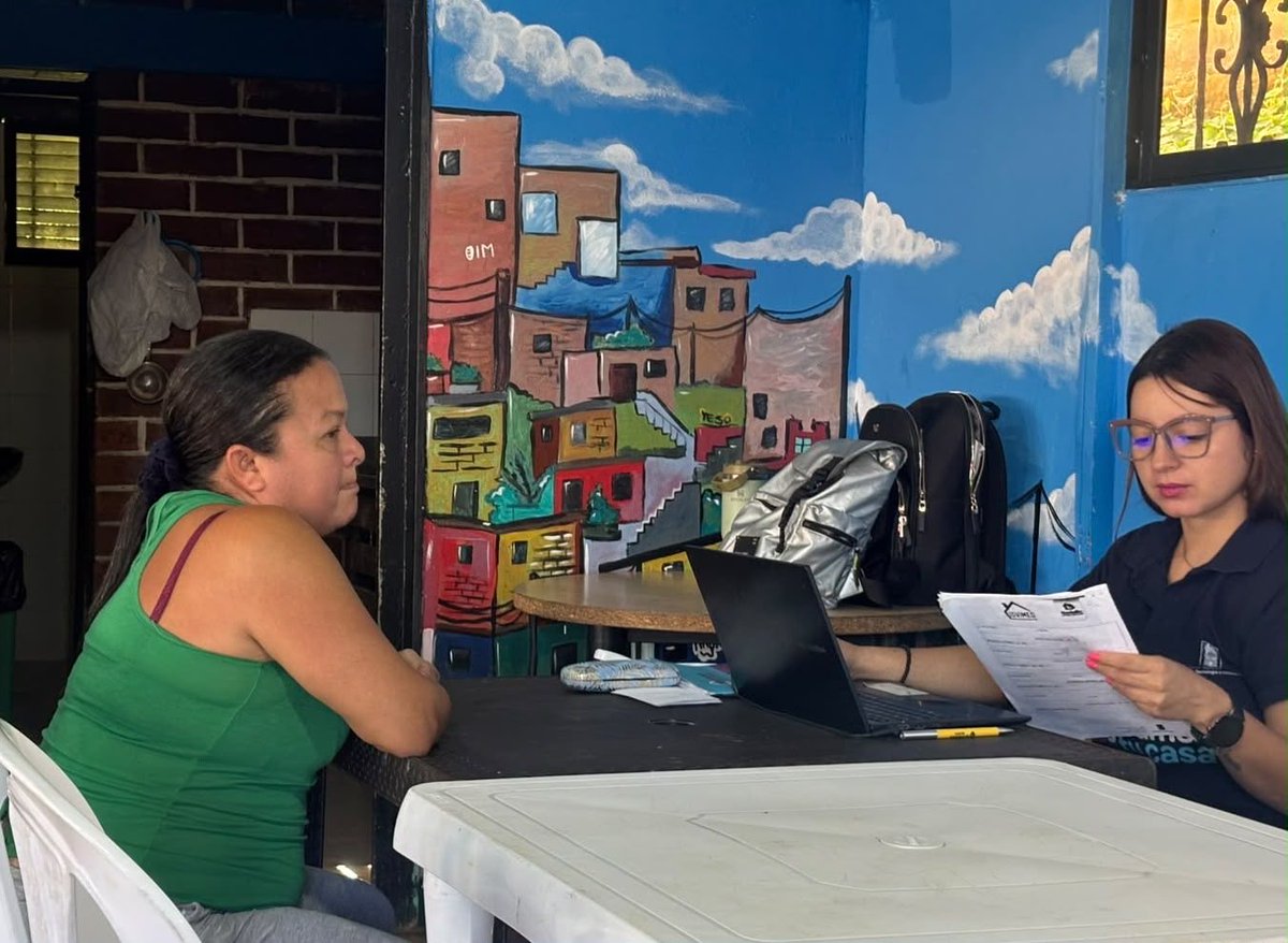 arcilaDDHH's tweet photo. En el barrio La Cruz acompañamos la jornada de preinscripción al Subsidio de Mejoramiento de Vivienda, liderada por ISVIMED en el marco de la estrategia territorial de Soluciones Duraderas.

La actividad, realizada en la sede de la Junta de Acción Comunal, acerca a las familias a oportunidades para mejorar sus hogares y avanzar hacia condiciones de vida más dignas y seguras.

Seguimos articulando esfuerzos para que más familias fortalezcan sus hogares y construyan un futuro con mejores condiciones de bienestar. @PazDDHHmed @AlcaldiadeMed @FicoGutierrez