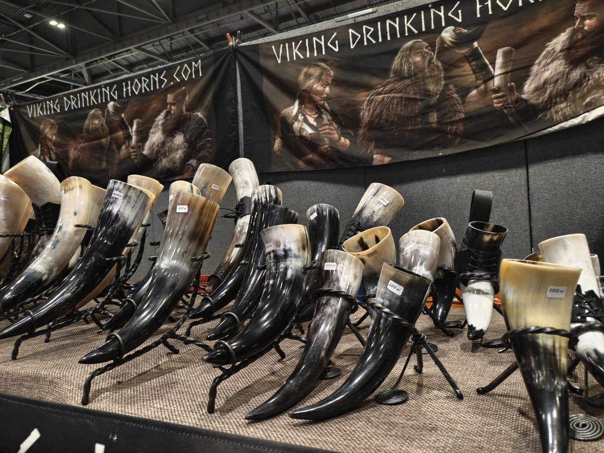ACUnlimited378's tweet photo. MCM Comic Con London highlights. Thank you to everyone who came to say hi to us, and sorry to have missed some of you who were busy running things. We'll see you all again next year! ❤️
@assassinscreed 
#AssassinsCreed https://t.co/FRDXwGPgYM