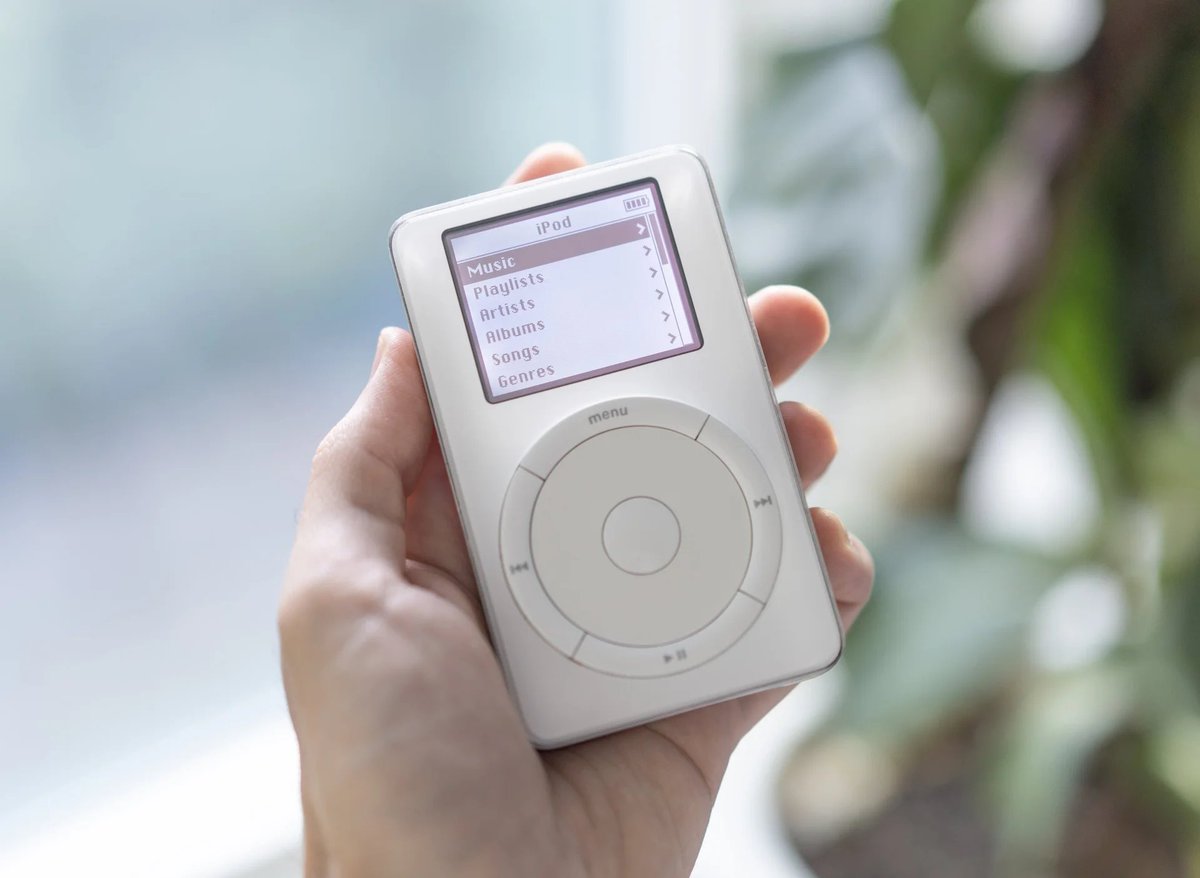 Stammy's tweet photo. 25 years with the iPod today. 

I had written about mine back for the 20th: https://t.co/VMd8ads3sq https://t.co/BD487Mmxmv