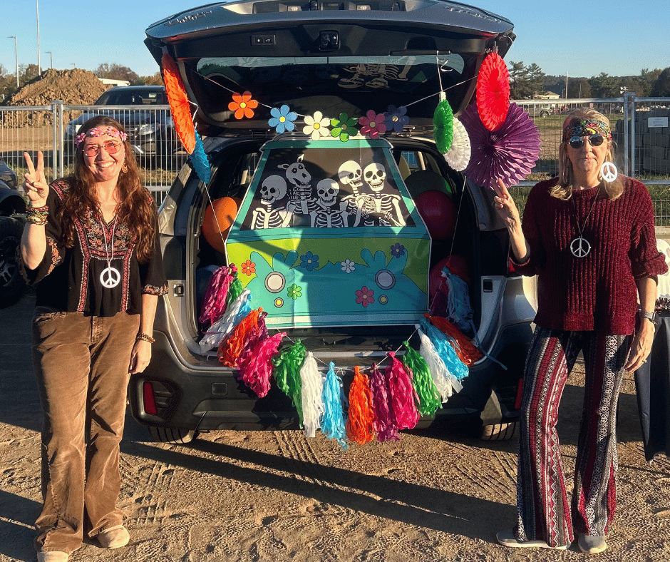 Atomic_CU's tweet photo. 🎃 Some of our Athens branch team had a spooktacular time at the local Trunk or Treat! We love getting involved, connecting with our neighbors, and being part of the amazing events that bring our communities together. ❤️ #ACU4U https://t.co/dhuvWlWUoh