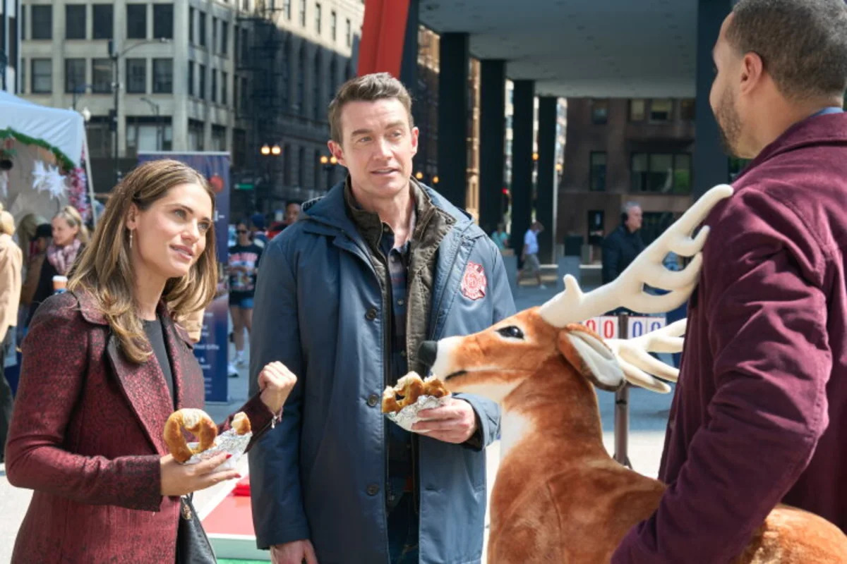 yahoolife's tweet photo. It's time for Hallmark's Countdown to Christmas 2026, featuring 34 new Christmas movies and a new season of "Mistletoe Murders."

Here's how to watch all the new Hallmark Christmas movies (and shows!) this year: https://t.co/O02EbLKjfM https://t.co/X0dkRM43gE