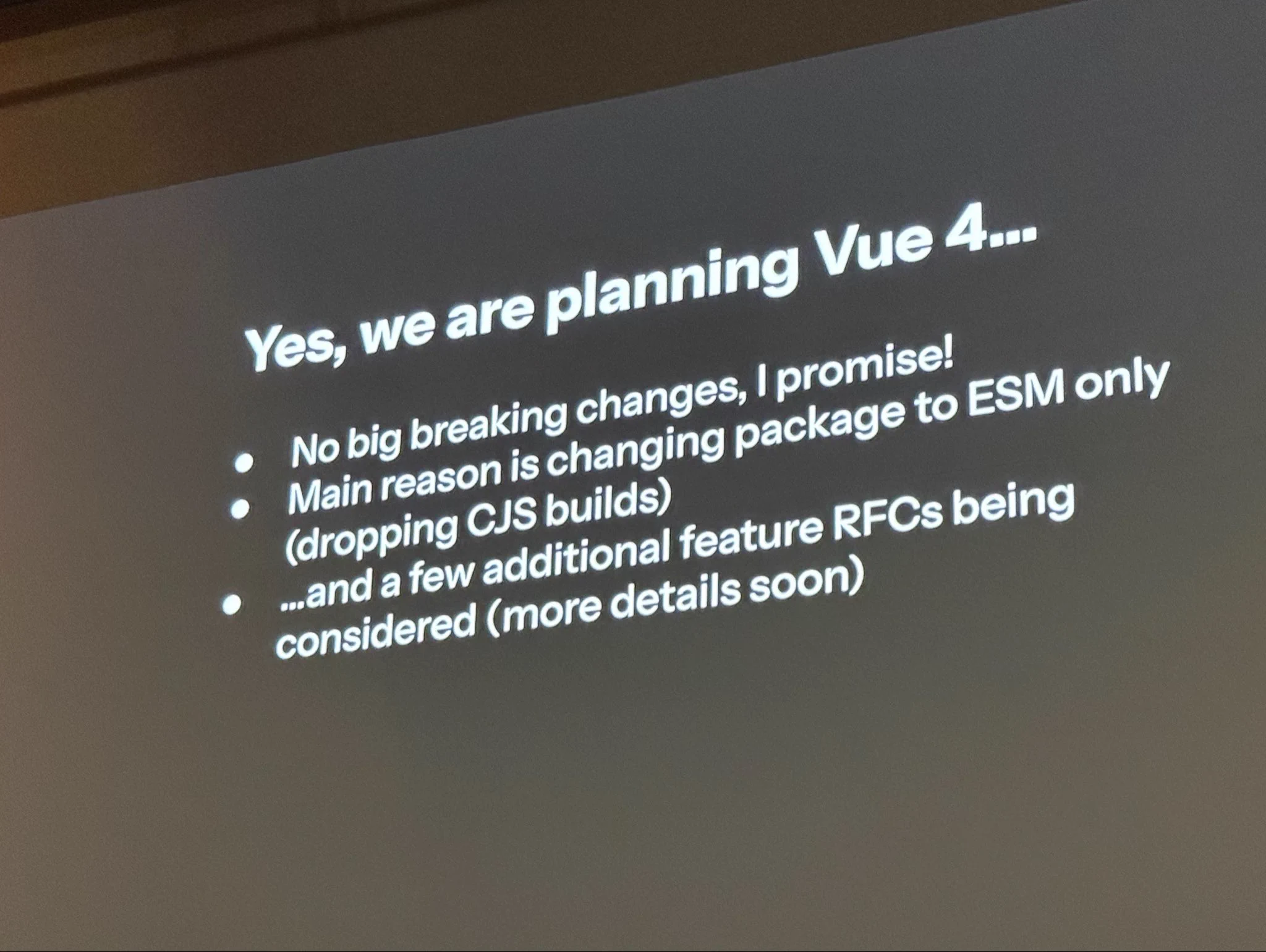 四顾剑 on X: "@RizumuA3 vue3 我都没有用呢，还有 vue2 项目在维护" / X