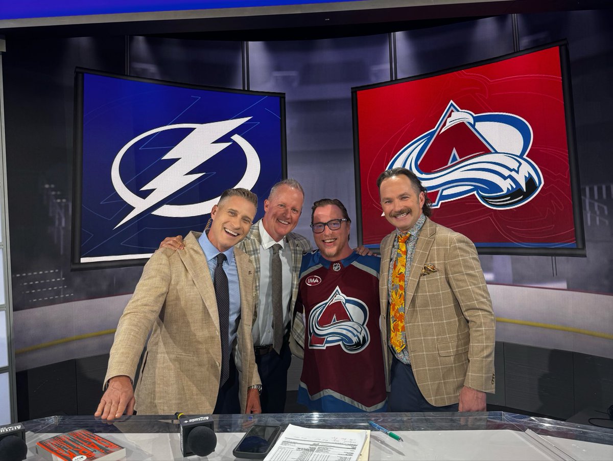 AltitudeTV's tweet photo. A different kind of universe tonight with Dark Matter author Blake Crouch 🏒✨ https://t.co/wEhkYeED94