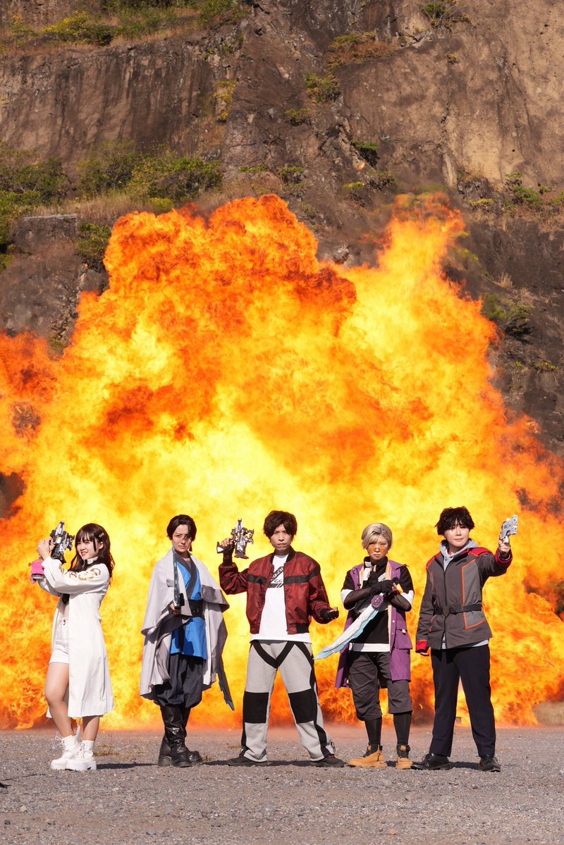696Tacho's tweet photo. 【※cosplay】

♾️🌏❤️💙💛💜💚💥

📝❤️(@akiaki10932) 
⚔️💙(@psychopoposke)
🔎💛(@696Tacho) 
🥷💜(@newrainmoon) 
🚨🐊(@hii3dmnd)
📸（@oichi_potore ）

#1017超宇宙爆破ΑΛΙΖ #コスナビ爆破 https://t.co/nCk9BUN8i7