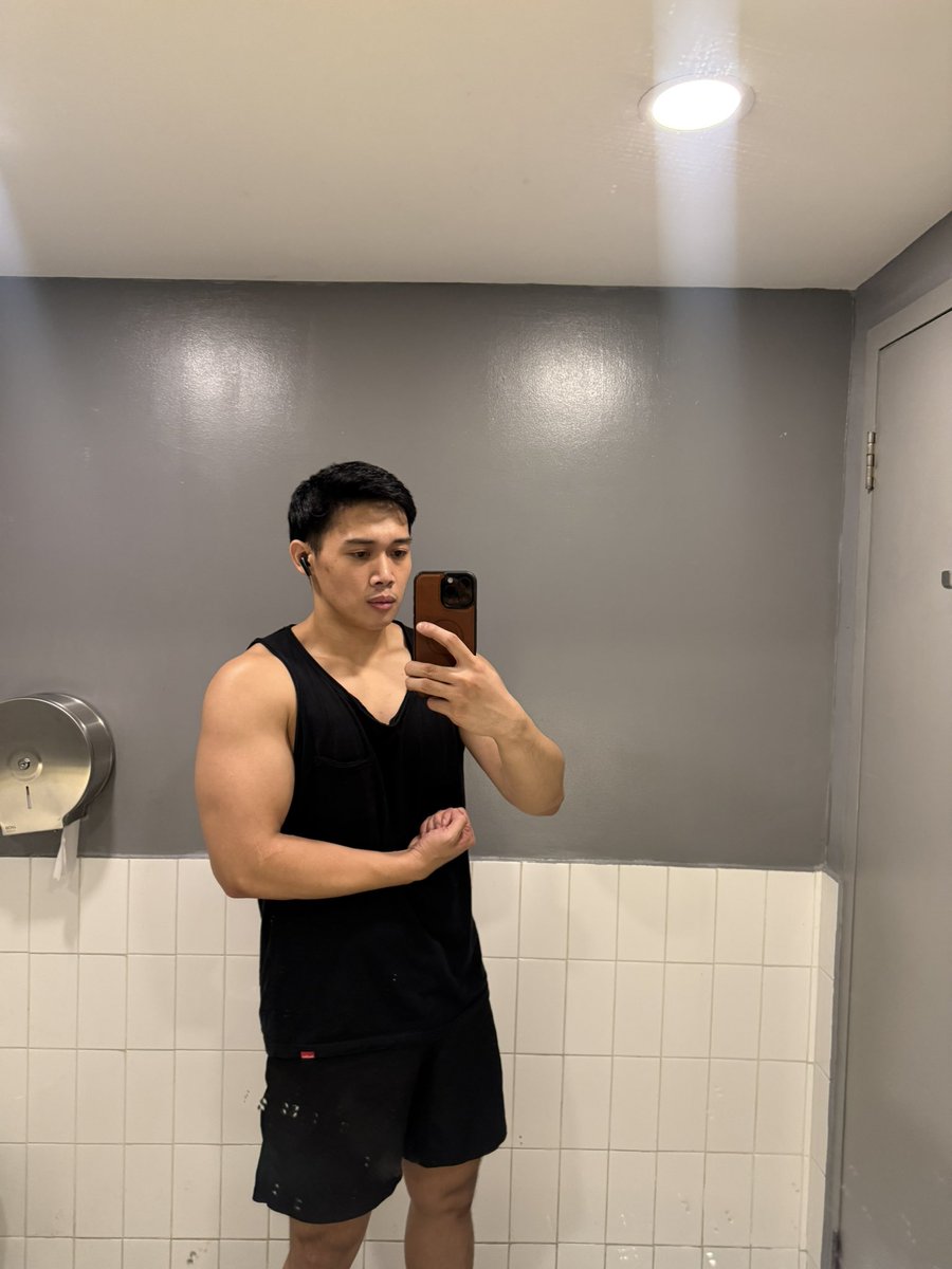 ChooksCummer tweet picture