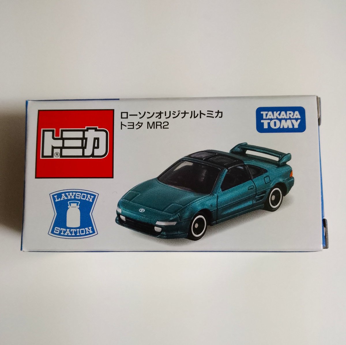 WhiteNoteRider's tweet photo. 朝から周って、やっと手に入れたんだが
取扱店とあるので、行った1軒の店員さん
2人全く日本語通じず、ジェスチャー？で
9時から順番で並んでと、何となく理解

並んだらボンボンシールやった😂
挙句にトミカ入荷無し？？？

LAWSON恐るべし

せめて1人日本語通じる人雇えよ https://t.co/pF0os2ayoE
