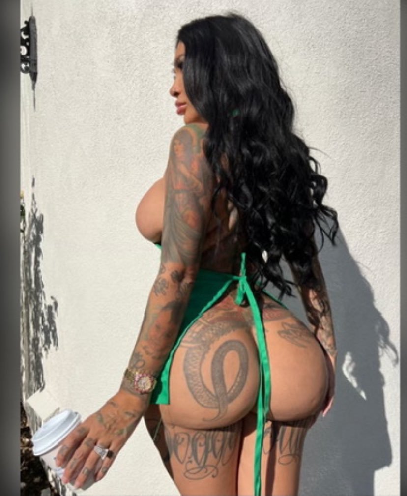 Brittanya098's tweet photo. It's weekend dear 💕 and I'm available for hookup 
Comment if interested https://t.co/v5A0kcKwL7