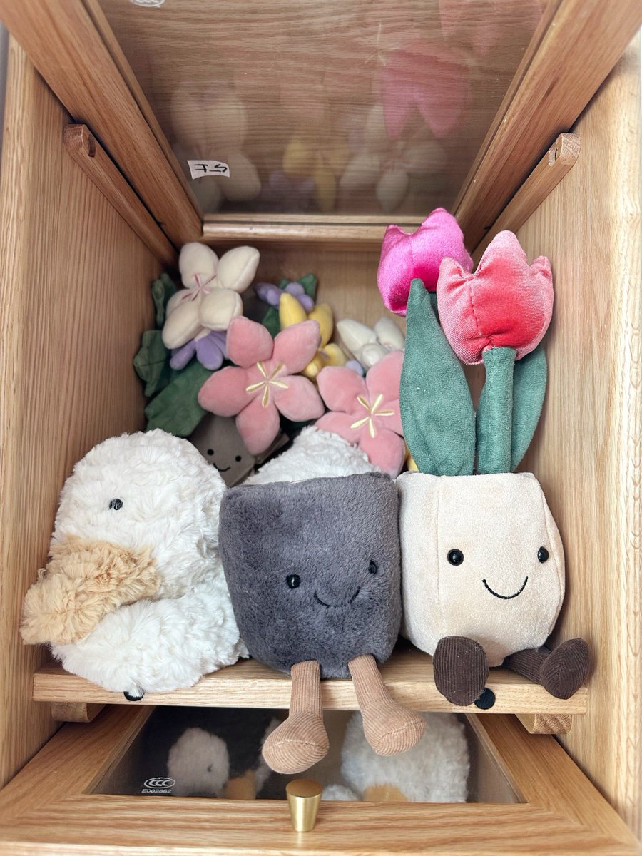 shiori122425's tweet photo. 箱（はこ）の蓋（ふた）をぺりっと剥（は）がして、集（あつ）めたら、少（すこ）し怠（なま）けてもOK！ https://t.co/MpmuAVjzzc