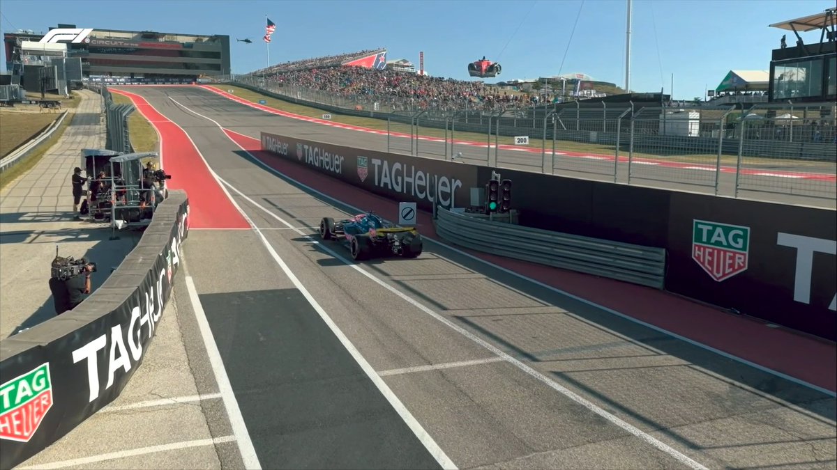 F1's tweet photo. 🟢 GREEN FOR FP2 🟢

It's time for Second Practice, and Pierre Gasly leads the field away at the end of the pit lane... 💨

#F1 #USGP https://t.co/DxERUWoNkm