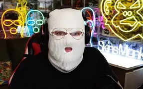 EeaSYcs's tweet photo. In CS2, we’ve got a notorious robber ( @anomalyxd ) known for buying skins at just 67% of market value 💀 

Now you can actually PANG the robbers and get paid for it on @ToshiBet ? https://t.co/IRb2ldELx0