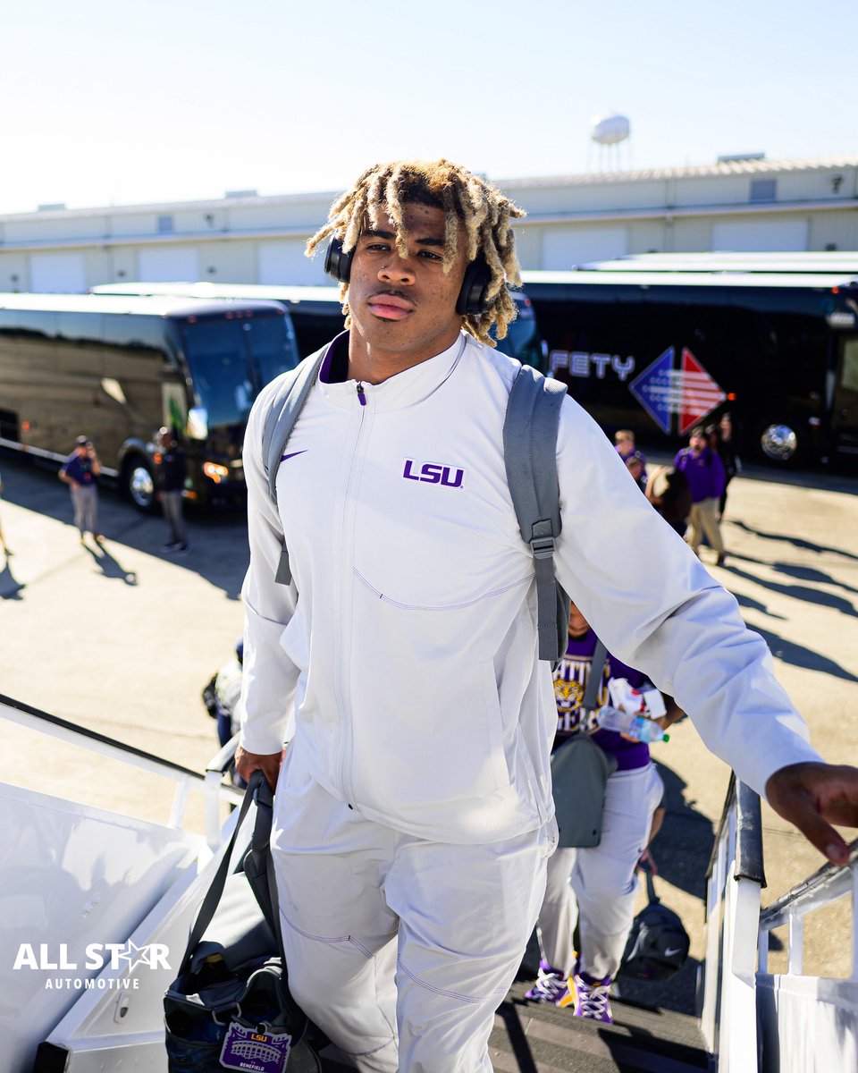LSUfootball's tweet photo. We’re Off To Alabama ✈️✈️ https://t.co/AMm1osWU3Q