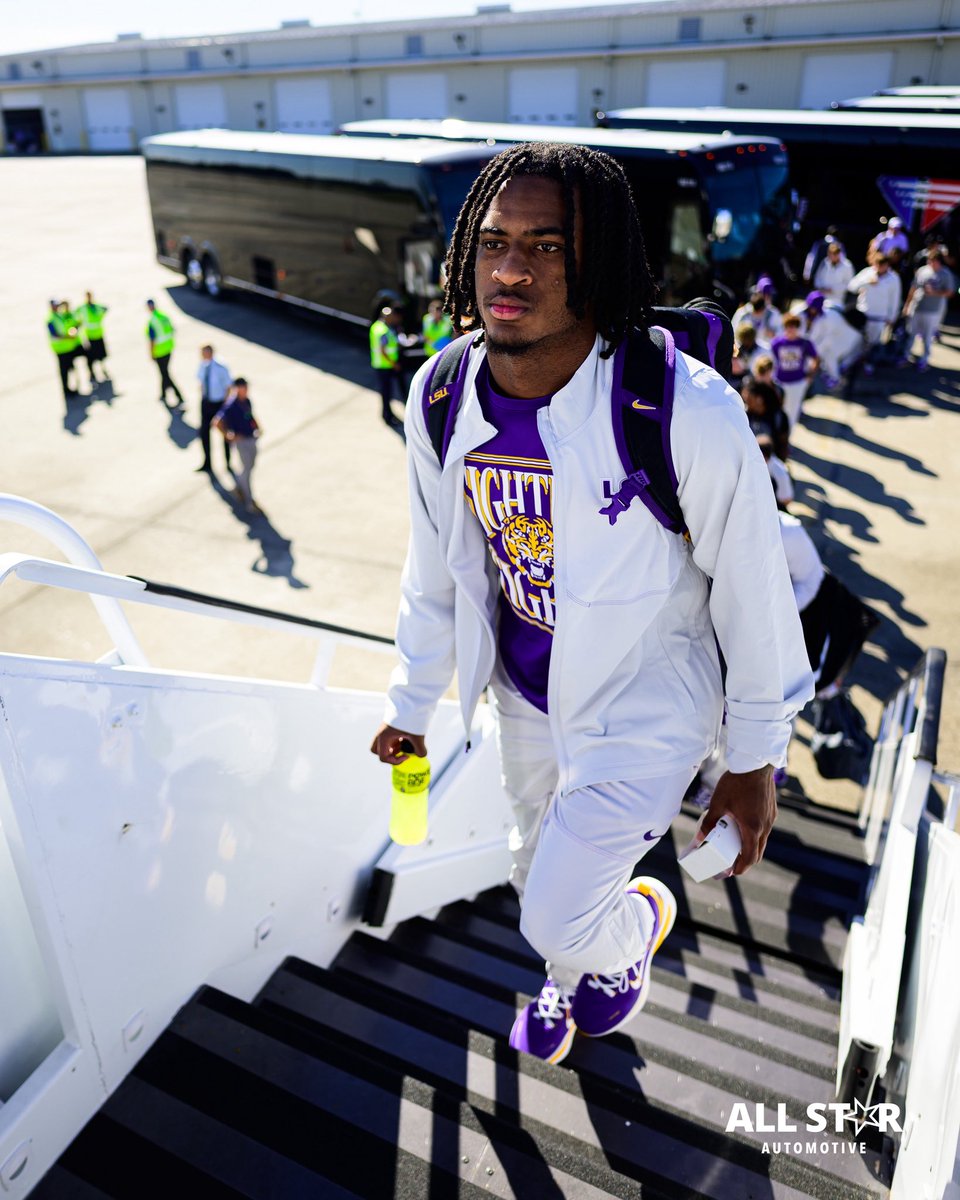 LSUfootball's tweet photo. We’re Off To Alabama ✈️✈️ https://t.co/AMm1osWU3Q