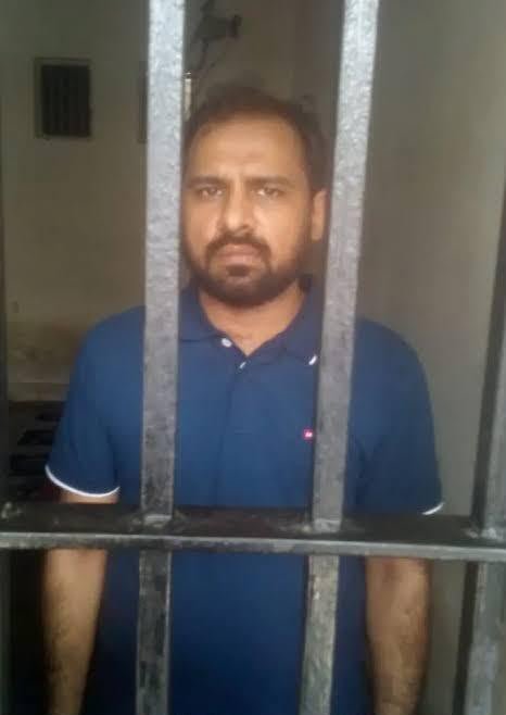 SiddiqiAdnan73's tweet photo. @alisalmanalvi بیویوں کو قتل کرنے والے اور صحافیوں کا ایک گروپ بنا کر رنڈیاں سپلائی کرنے والا رنڈی کے بچے بھی اب اگلوں پر منافقت کے فتوے لگائیں گے. https://t.co/NejUrlzsGj